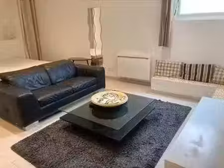 location appartement 1 pièce 46 m² à aix-en-provence (13090)  1 250 €