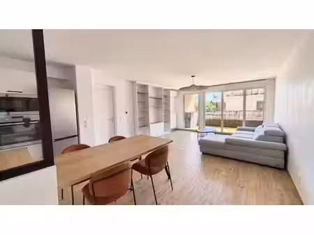 location meublée appartement 3 pièces 75.85 m² à aix-en-provence (13090)  1 490 €