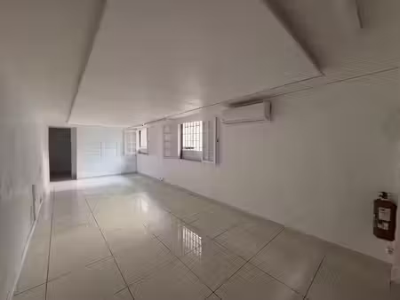 location commerce 33 m² à saint-denis (97400)
