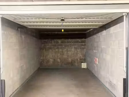 garage à vendre – à deux pas de la médiacité !
