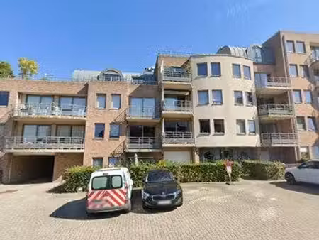 3 emplacements de parking extérieurs sécurisés