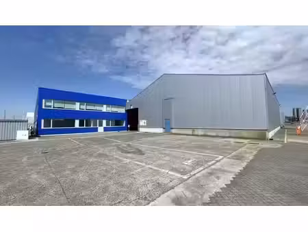 entrepôt à louer au schomhoeve logistic center dans le port