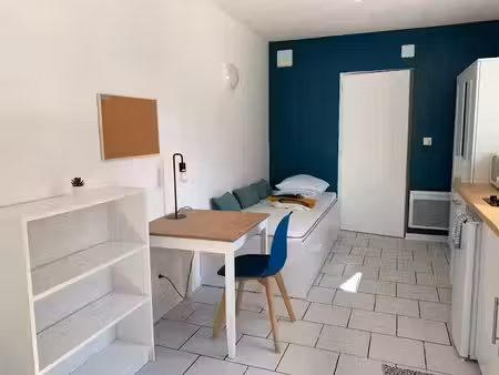 location meublée appartement 1 pièce 20 m² à poitiers (86000)  445 €