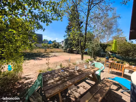 maison au calme avec grand jardin arboré