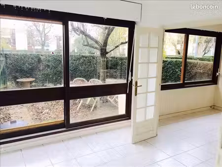 studio 1 pièce 37 m²