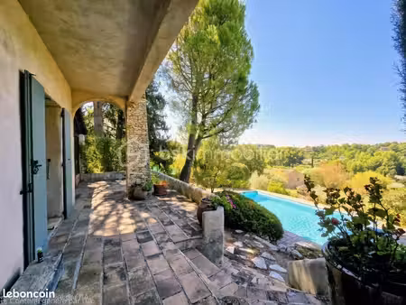 maison 5 pièces 151 m²