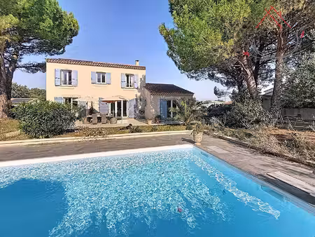 villa de luxe à vendre à robion