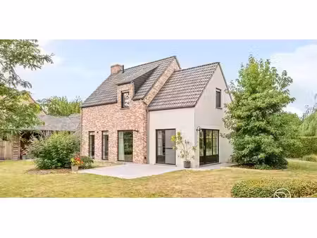maison de maître à vendre à escanaffles pour € 535.000 avec 3 chambres à coucher