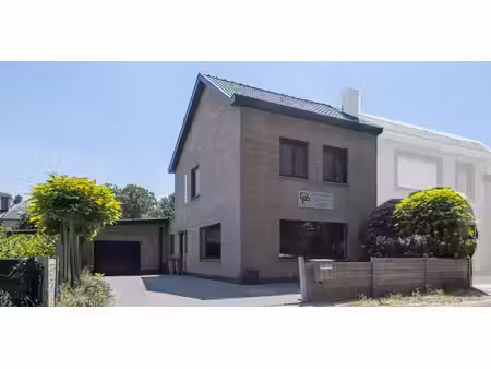 entrepôt à vendre à wetteren pour € 524.000 avec 3 chambres à coucher