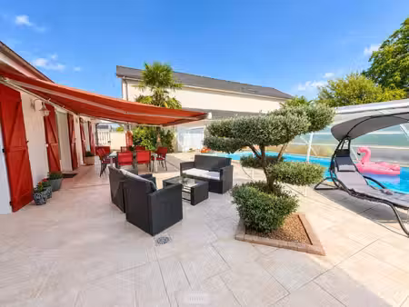 maison de luxe à vendre dans le quartier sud est et nord est
