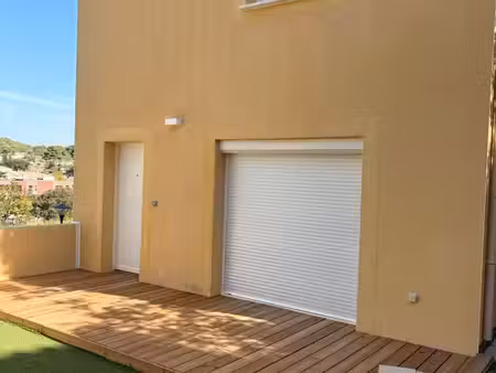 a vendre villas t4 avec terrasse  garage et sous sol