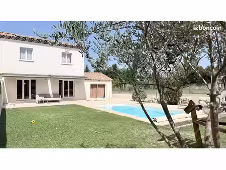villa 5 pièces 130 m²
