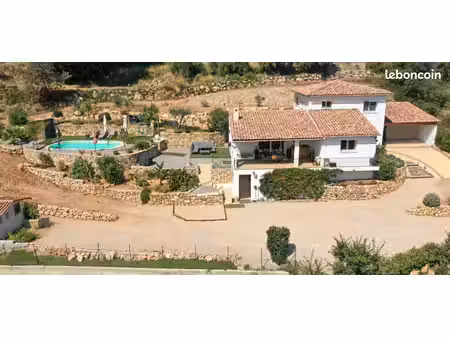 villa 4 pièces 130 m²