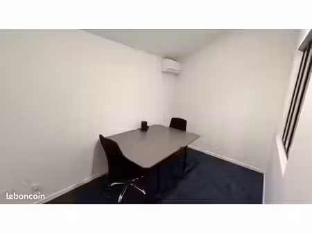 bureau fermé meublé 8 m² tout compris (13014)