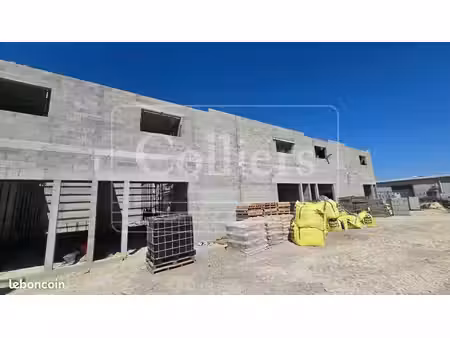 local industriel 2 028 m²