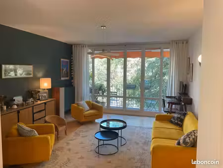 appartement traversant 73 m²  intégralement rénové avec goût