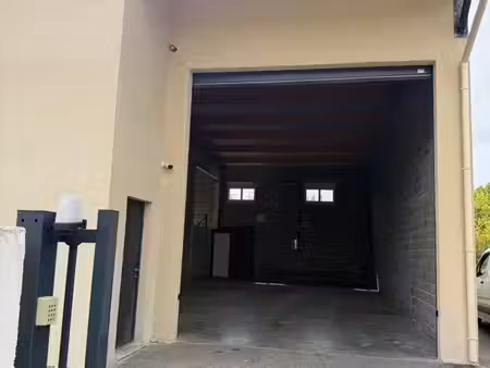 location hangar