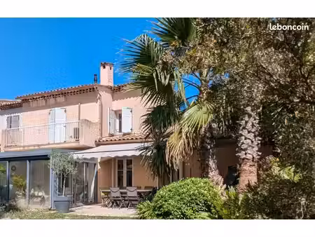 maison 5 pièces - petite copropriété avec piscine et tennis
