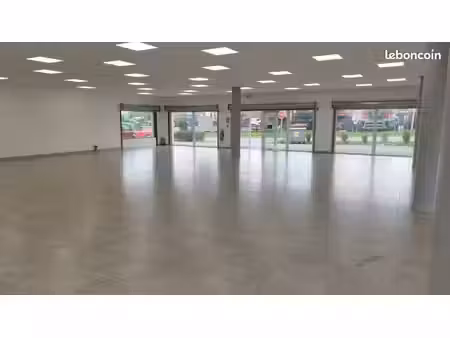 local commercial à la louer