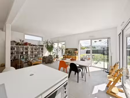 maison 6 pièces 196m²
