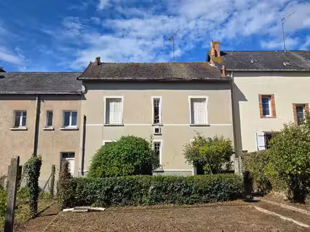 maison à montsûrs