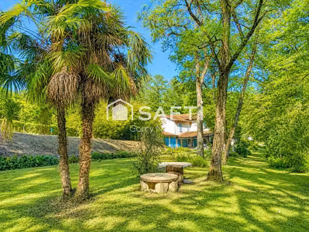 maison 4 chambres  dépendances et 2 326 m² de terrain