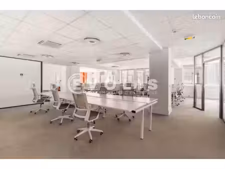 bureau 710 m²