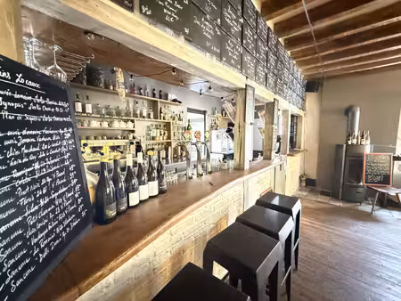 la borne ensemble immobilier avec restaurant et habitation