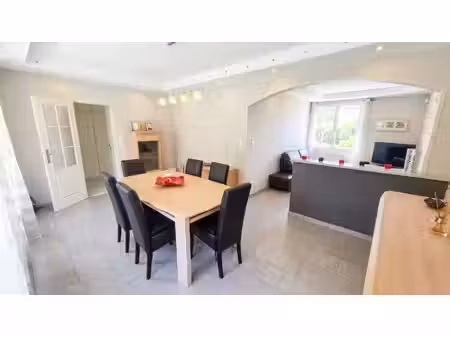 maison en plein coeur de la ville aux dames