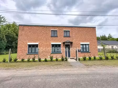 charmante maison plain-pied de 78 m² avec partie boisée
