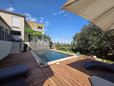 villa rochefort du gard 9 pièce(s) 305.80 m2 parcelle 1520m² avec garage et piscine