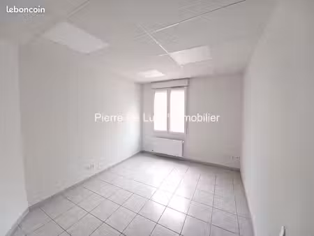 bureau 56 m²