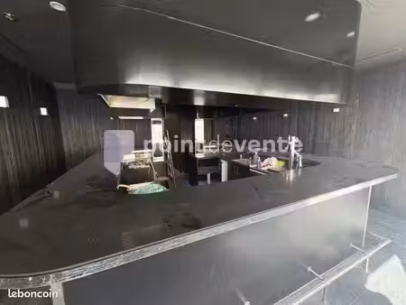 local commercial 66 m²