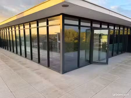 magnifique bureau avec terrasse panoramique à louer à la teste de buch