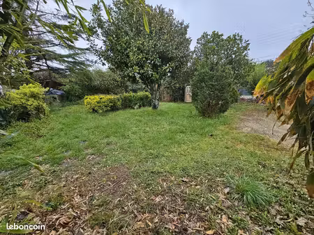 terrain à bâtir de 603 m² à margaux (33)