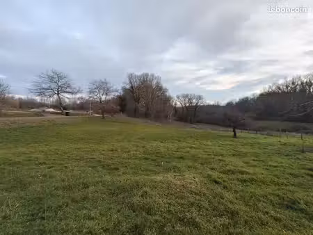 terrain 814 m² saint genes de lombaud
