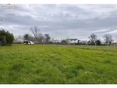 terrain à bâtir très grand de 1800m2 metropole bordelaise