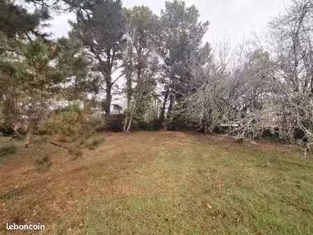 terrain 745 m² bonnetan