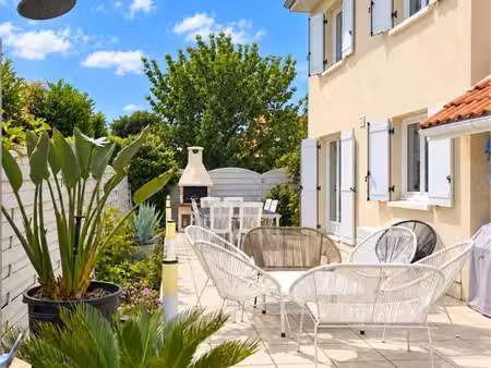 maison familiale 4 ch  jardin  piscine