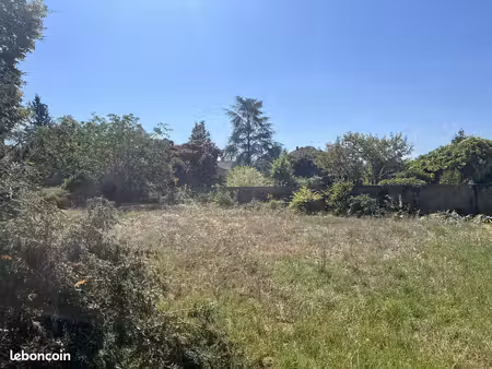 terrain à bâtir de 1050 m² à merignac (33)