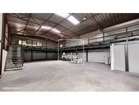 local d'activité 382 m²