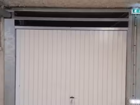 garage/box 13 m² vitre