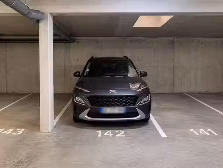 place de parking en sous-sol sécurisé- saint-malo