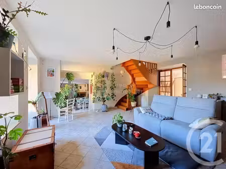 longère 6 pièces 121 m²