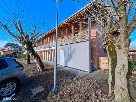 studio 1 pièce 28 m²