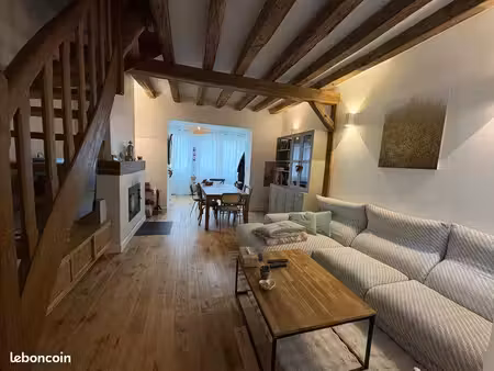 bien rare dans le vieux monts – maison entièrement rénovée – 85 m² – cour privative
