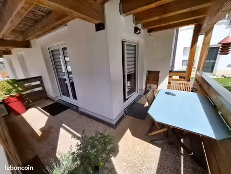appartement t2 de 38 m²  composé d'un séjour/cuisine avec chambre séparée - centre des rou