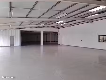 local commercial 1 750 m²