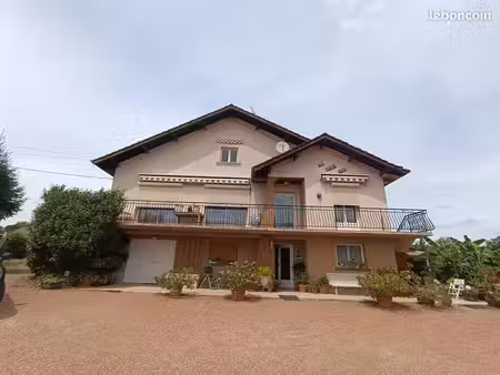 propriété 11 pièces 235 m²