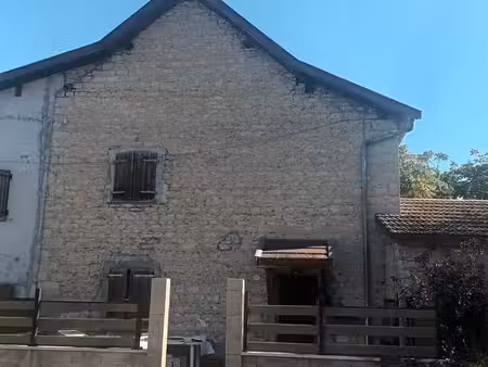 maison de village en pierre